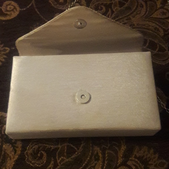 Purse - Picture 2 of 3